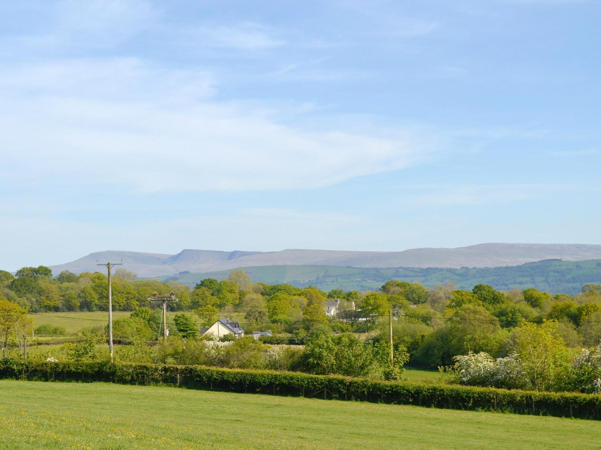 Maes Y Bryn Farmhouse Llanwrda Exterior foto